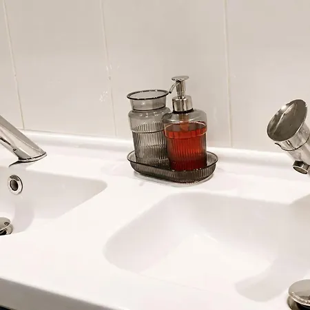 Séjour chez l'habitant Privée Avec Lit Double à La Défense *