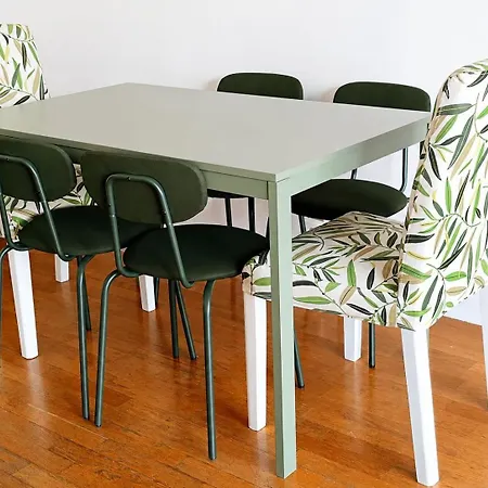 Privée Avec Lit Double à La Défense Séjour chez l'habitant Courbevoie
