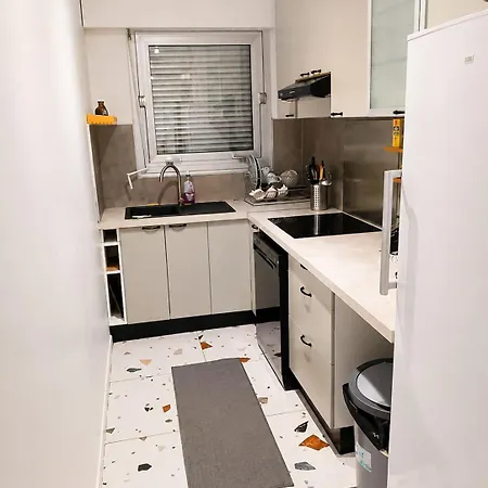 Privée Avec Lit Double à La Défense Courbevoie