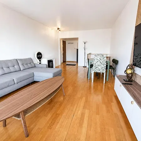 Séjour chez l'habitant Privée Avec Lit Double à La Défense *